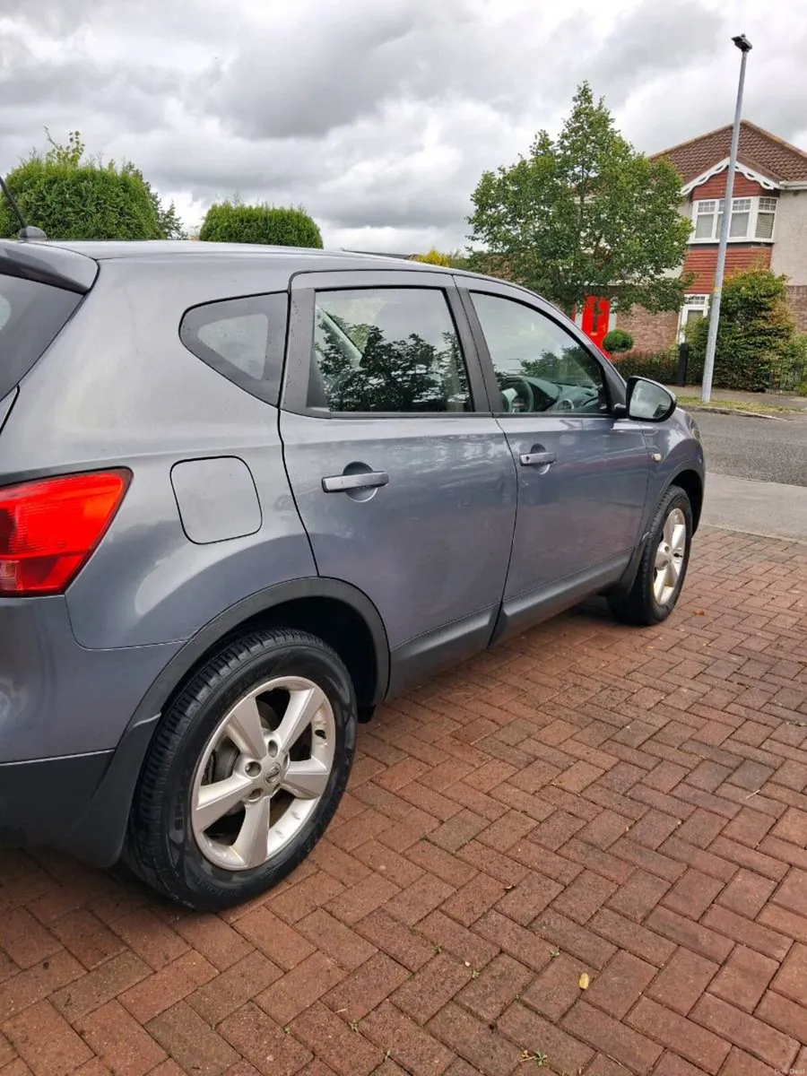 Car - Image 2