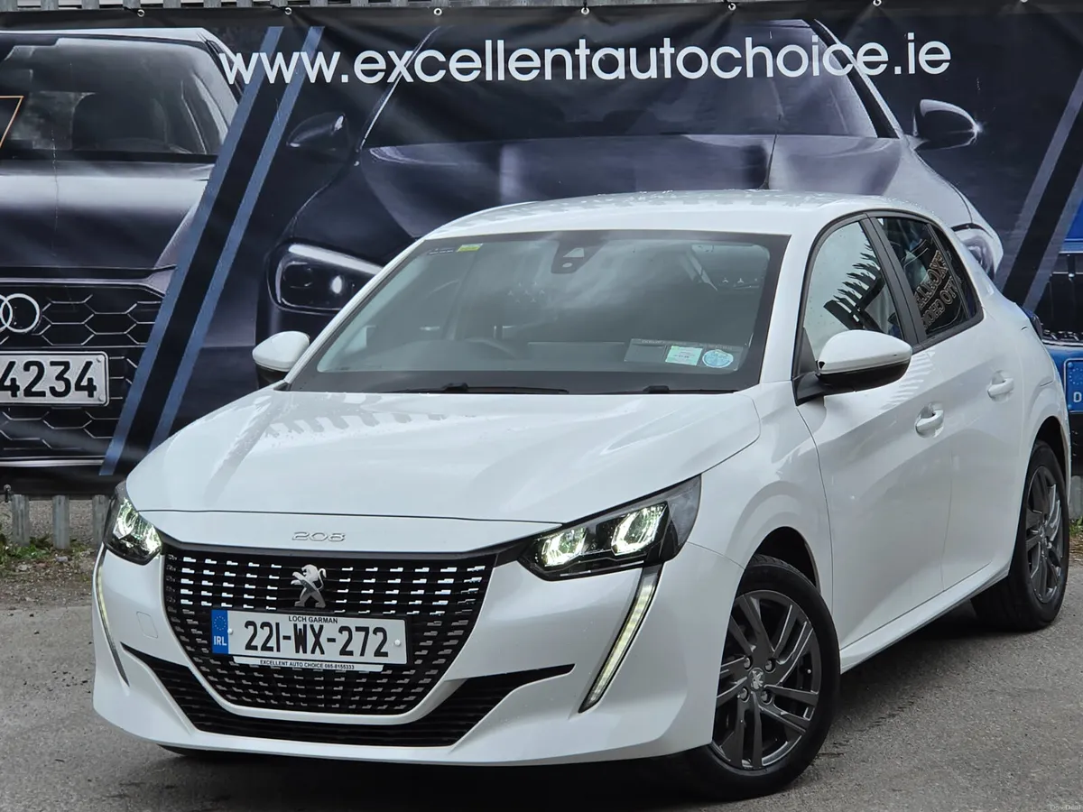 Peugeot 208 2022 1.2p Very LOW KM! Like new! - Image 2