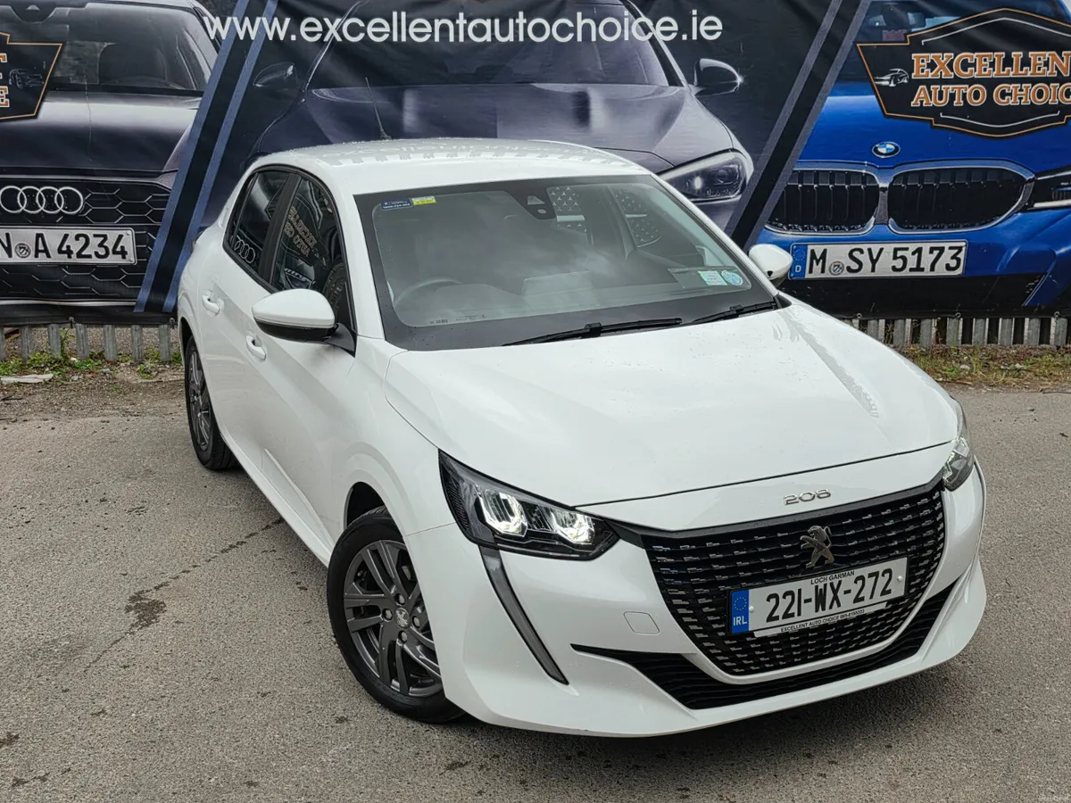 Peugeot 208 2022 1.2p Very LOW KM! Like new! - Image 6