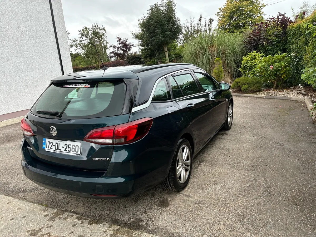 Vauxhall Astra Estate - Image 1