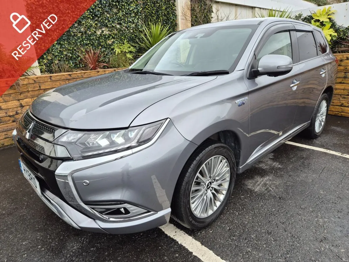 Mitsubishi Outlander 2.4 PHEV / INTENSE SAFETY PAC - Image 1