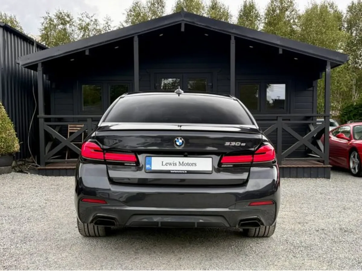 BMW 5-Series 530e M Sport, BLACK LEATHER, ADAPTIVE - Image 5