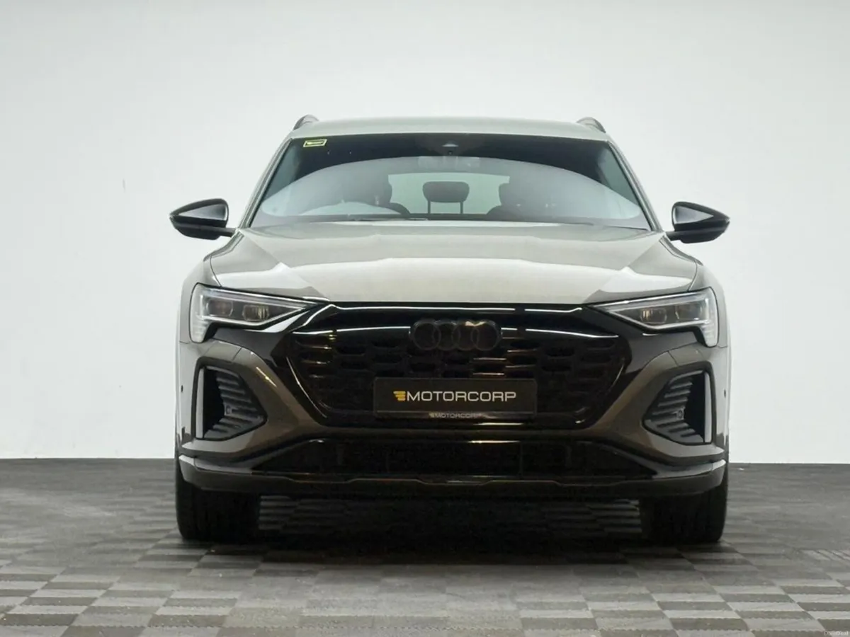 Audi Q8 e-tron 55 BLACK EDITION QUATTRO - Image 2