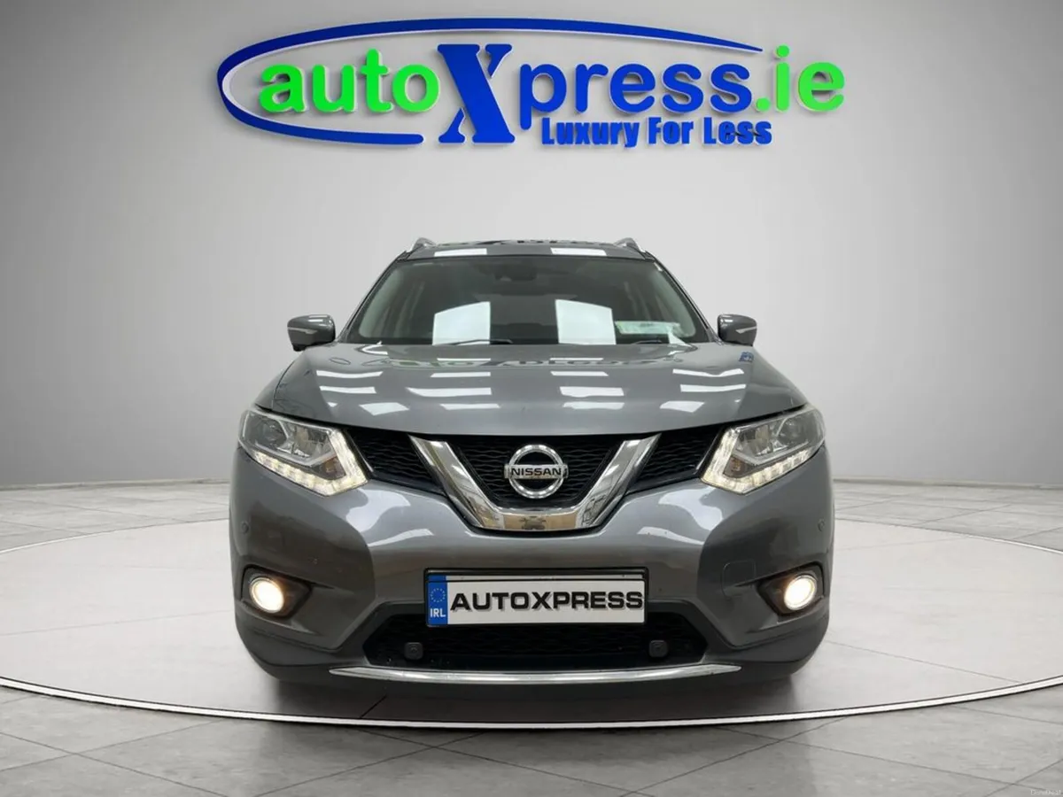 Nissan X-Trail Panoramic roof, Manual, Reversing a - Image 3