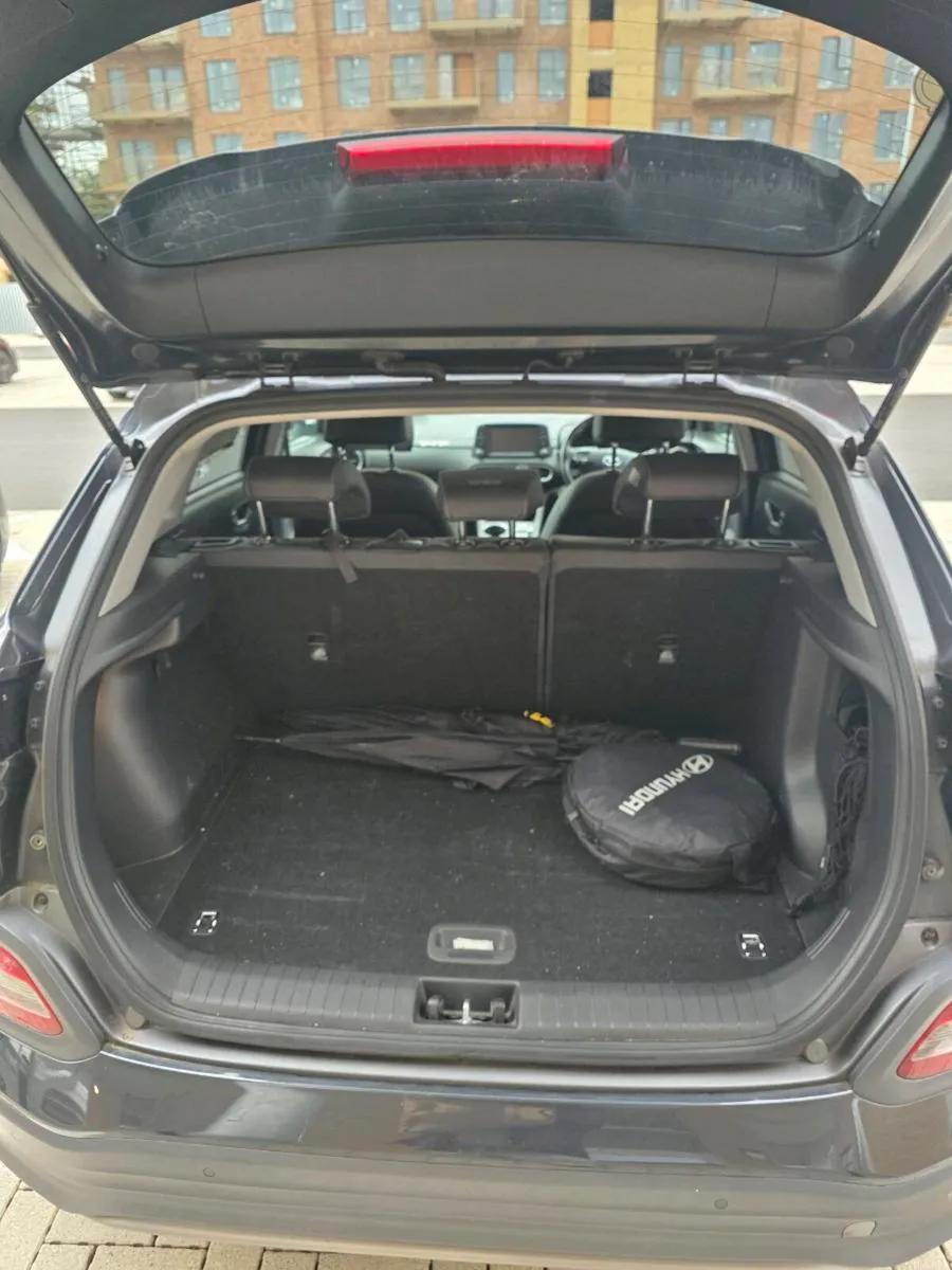 Hyundai Kona 64 kwh Long Range - Image 4