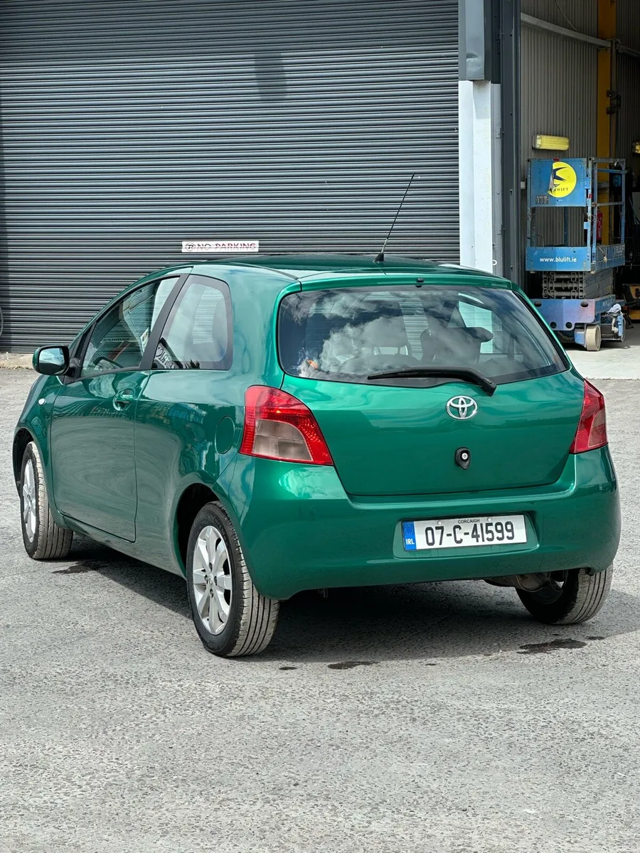 Toyota Yaris 2007   1.3l Petrol - Image 3