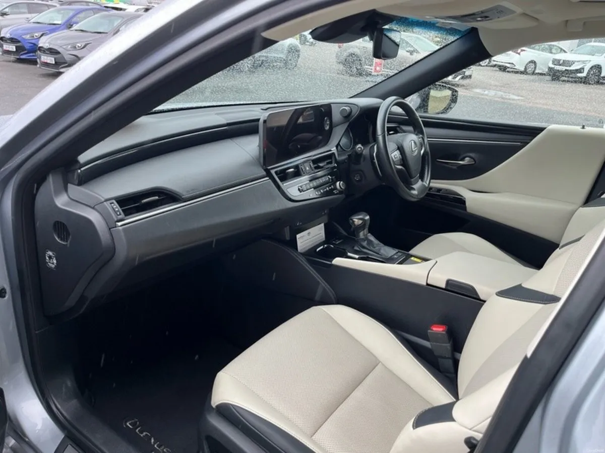 Lexus ES HYBRID ELECTRIC DYNAMICS - Image 6