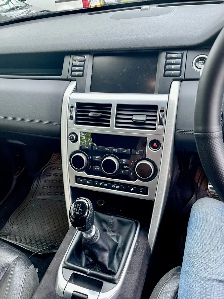 Land Rover Discovery Sport - Image 4