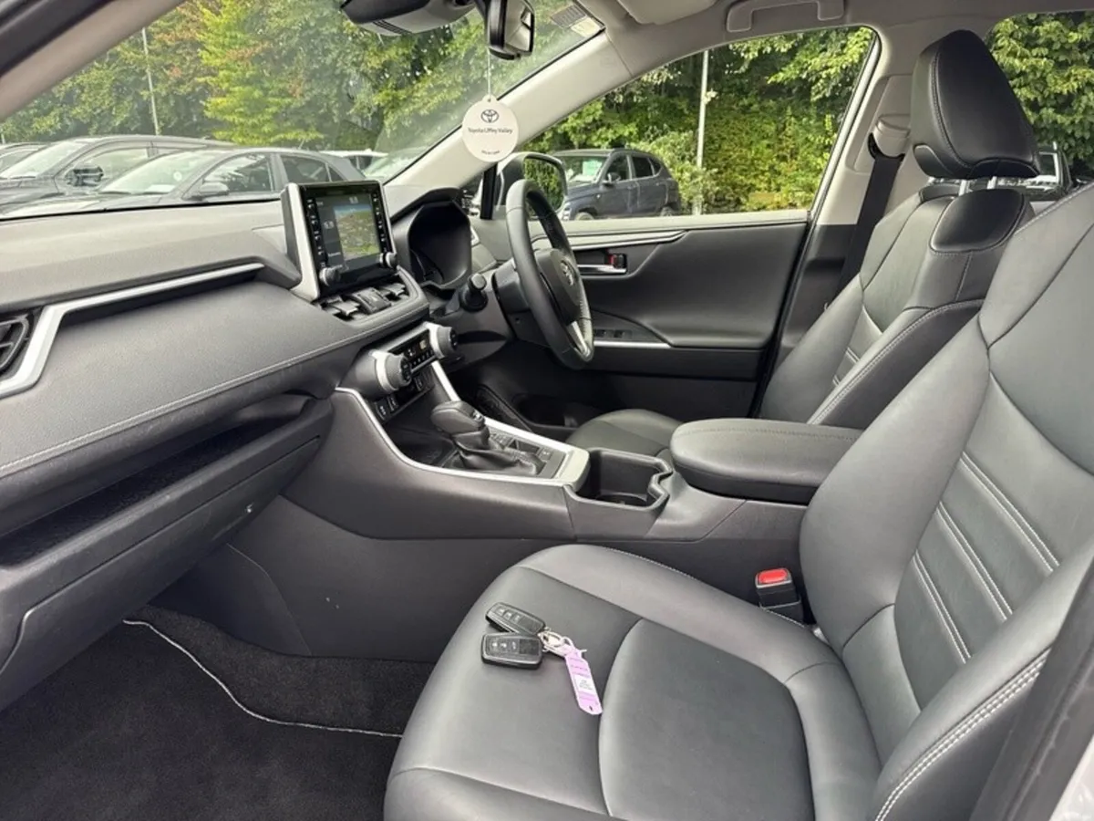 Toyota RAV4 RAV4 HYBRID SOL - Image 6