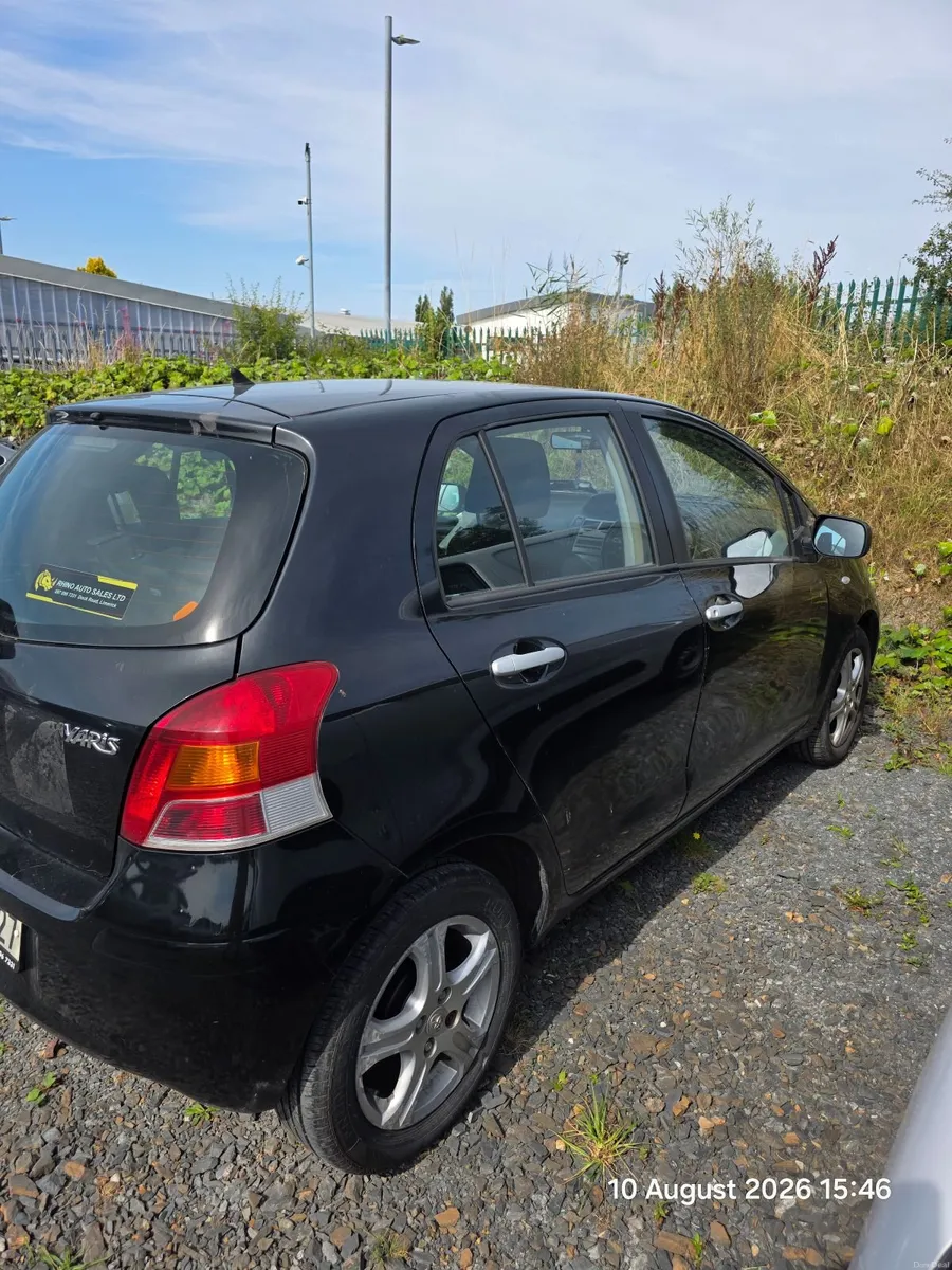 Toyota Yaris 2010 - for spare parts or repair - Image 4