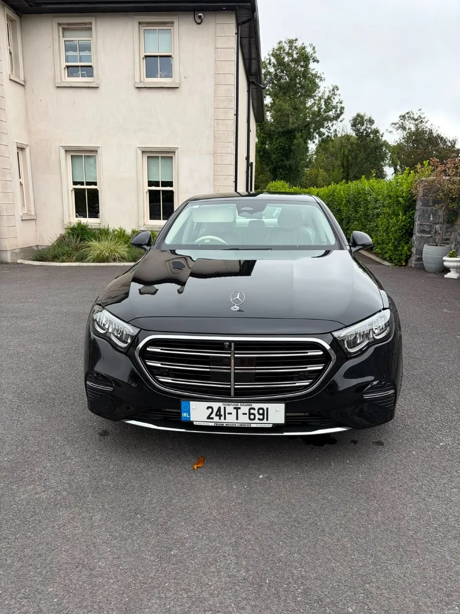 Mercedes-Benz E-Class 2024 - Image 1
