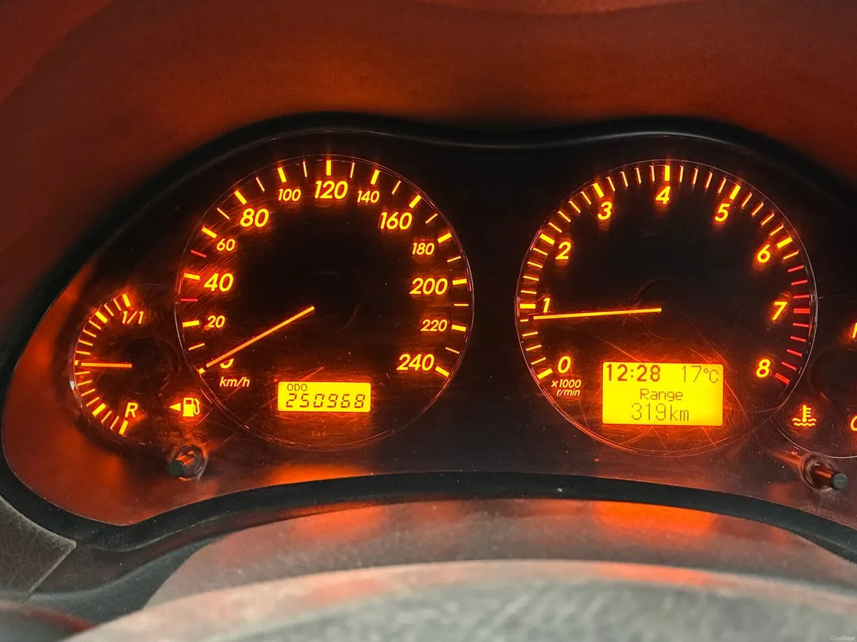 Toyota Avensis - Image 5