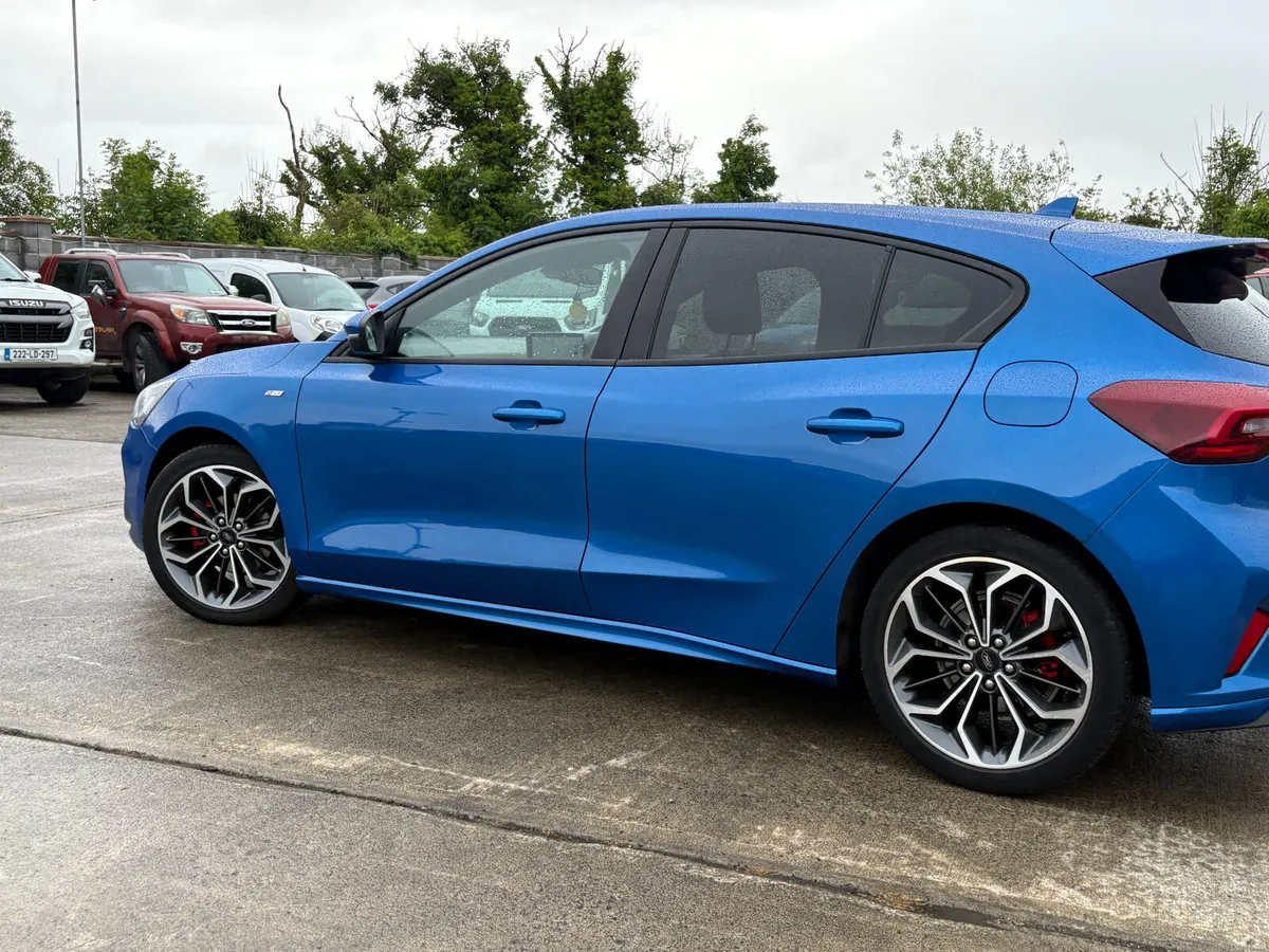 Stunning Ford Focus ST Line X - Image 5
