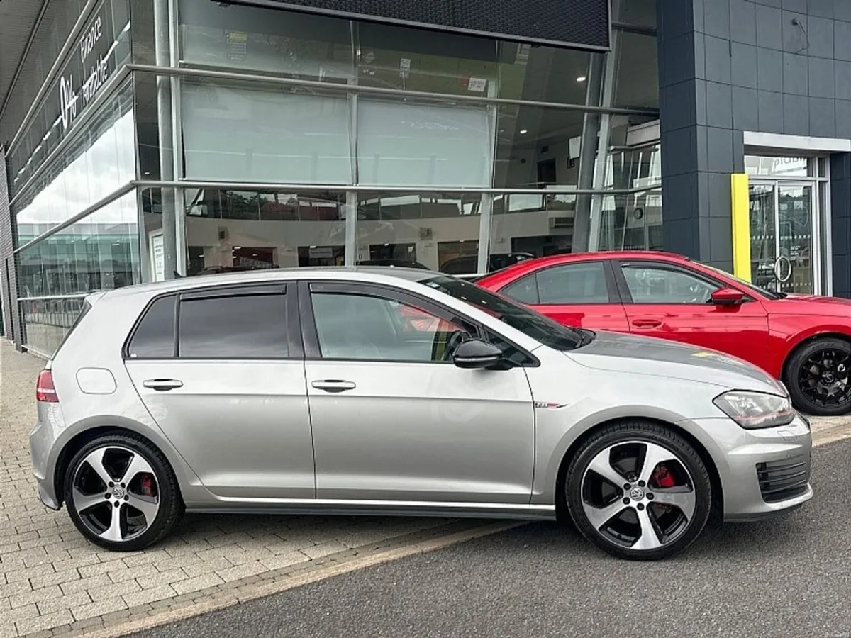 Volkswagen Golf GTI 2.0TFSI DSG 220BHP LEATHER - Image 5