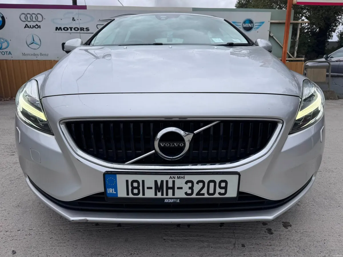 181 Volvo V40 2.0D D2 (120hp) Momentum Edition - Image 3