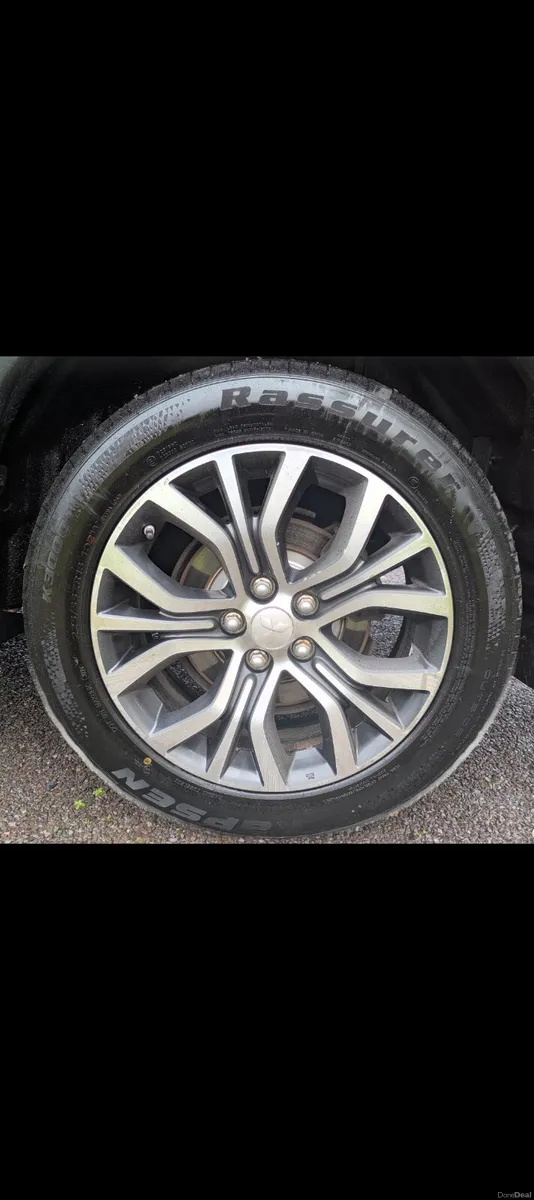 Mitsubishi Outlander Instyle/ Automatic/4x4 / 2016 - Image 3