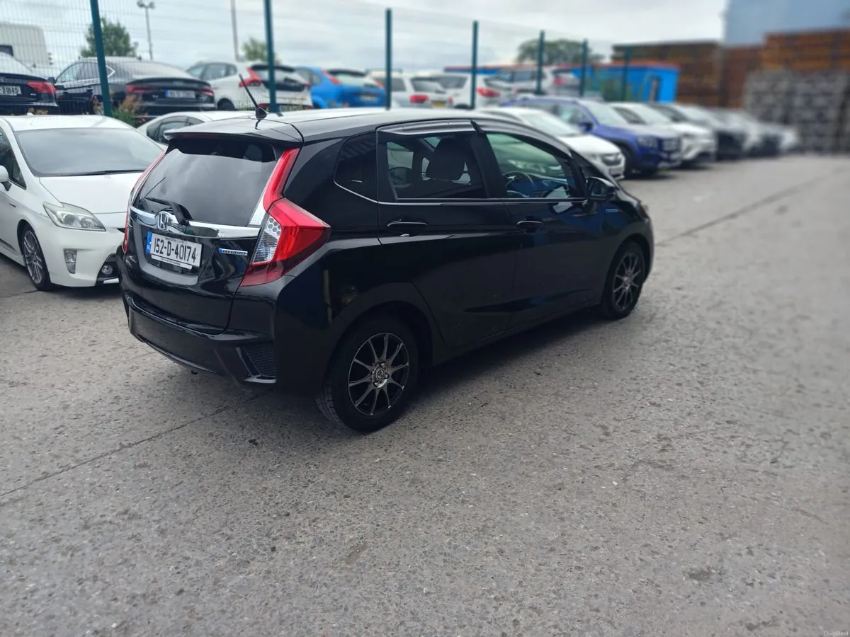 2015 Honda Fit  Hybrid Automatic / Leather Spec - Image 4