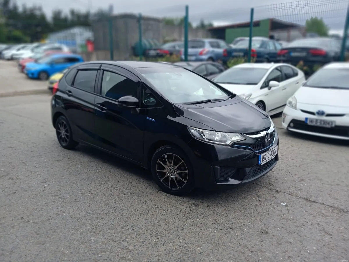 2015 Honda Fit  Hybrid Automatic / Leather Spec - Image 2