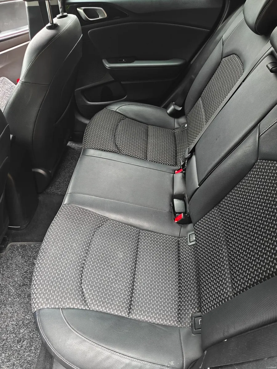 Kia Ceed 2019 - Image 2