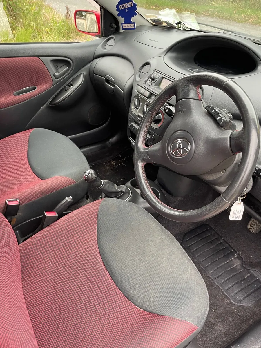 Toyota Yaris 2005 - Image 6