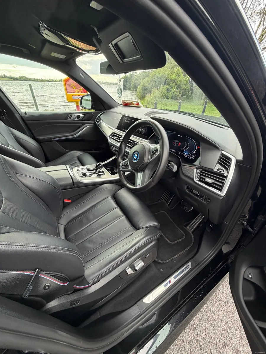 2022 BMW X5  xdrive45e - Image 6