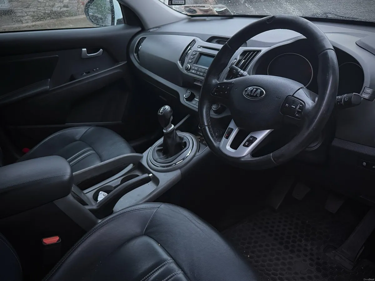 Kia Sportage Luxury model - Image 5