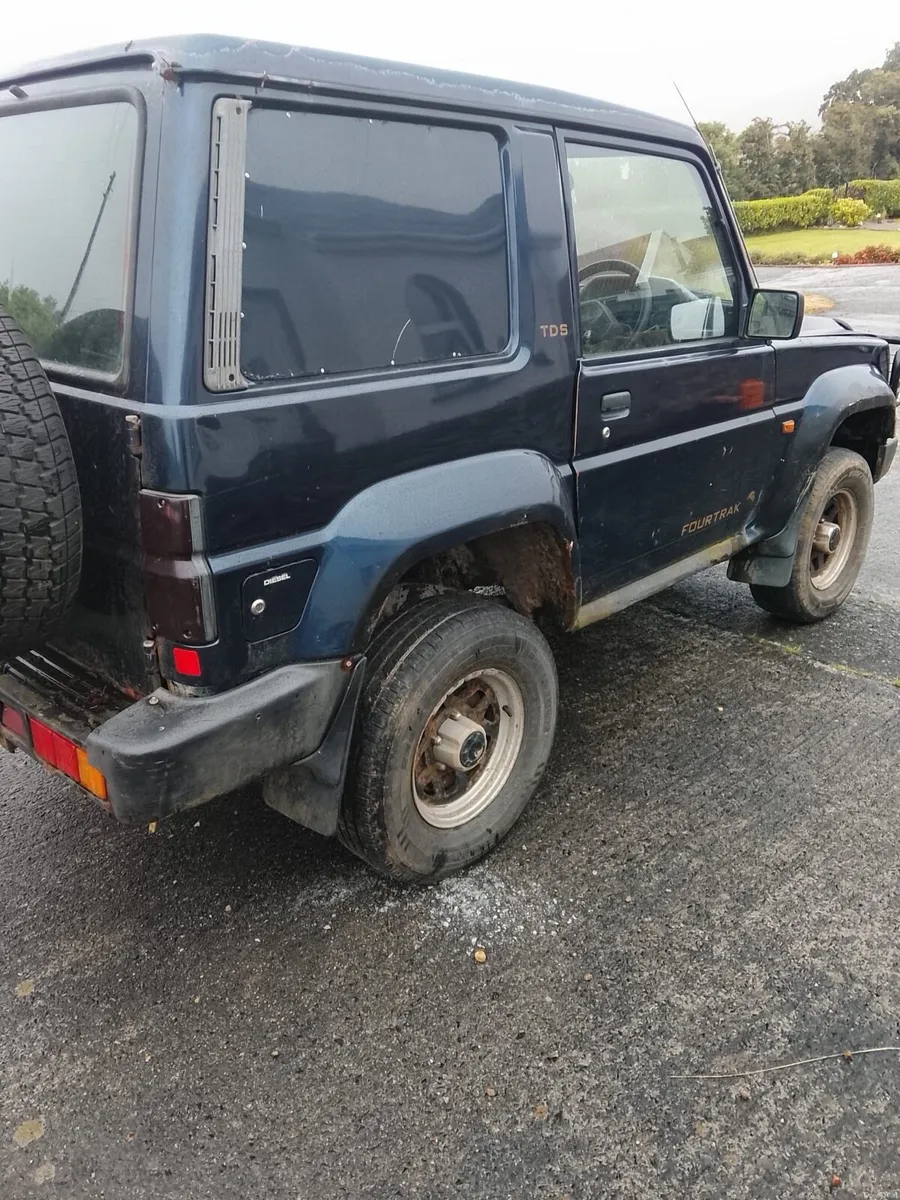 Daihatsu Fourtrak - Image 2
