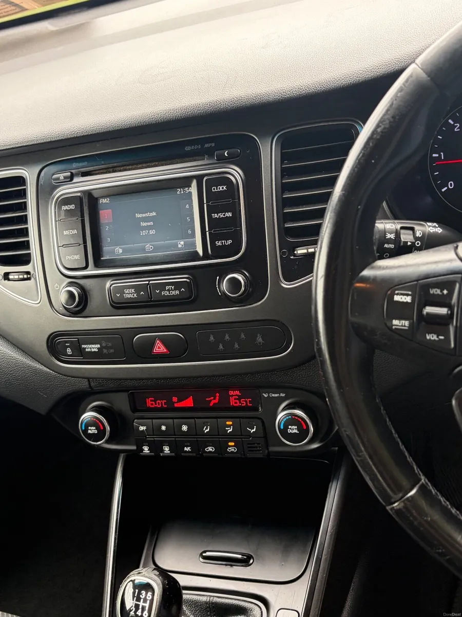 Kia Carens 2015 - Image 4
