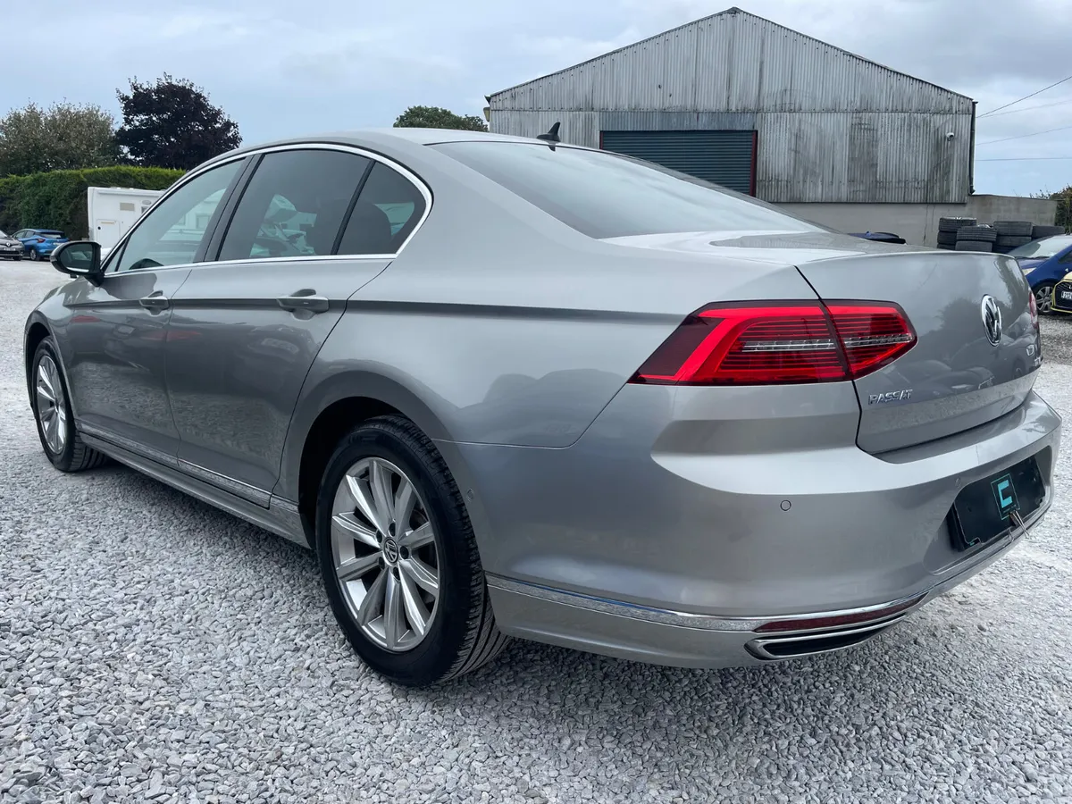 Volkswagen Passat Highline - Image 3