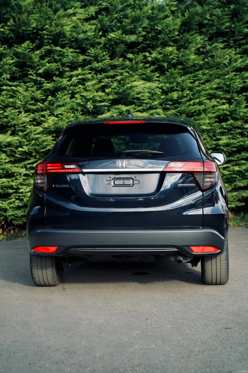 Honda Vezel Hybrid 2019 | Low Mileage |Only 46K Km - Image 4