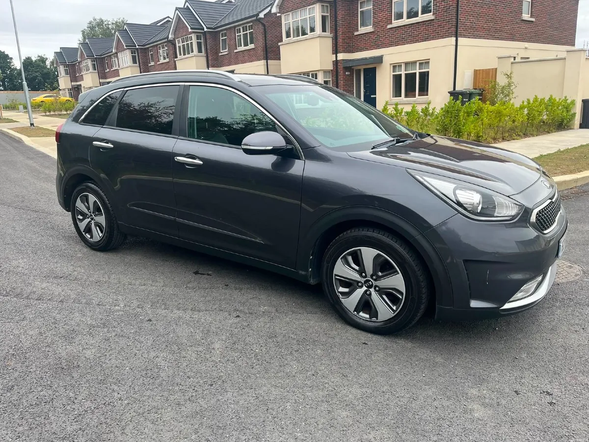 Kia Niro 1.6 Petrol Hybrid Automatic - Image 1