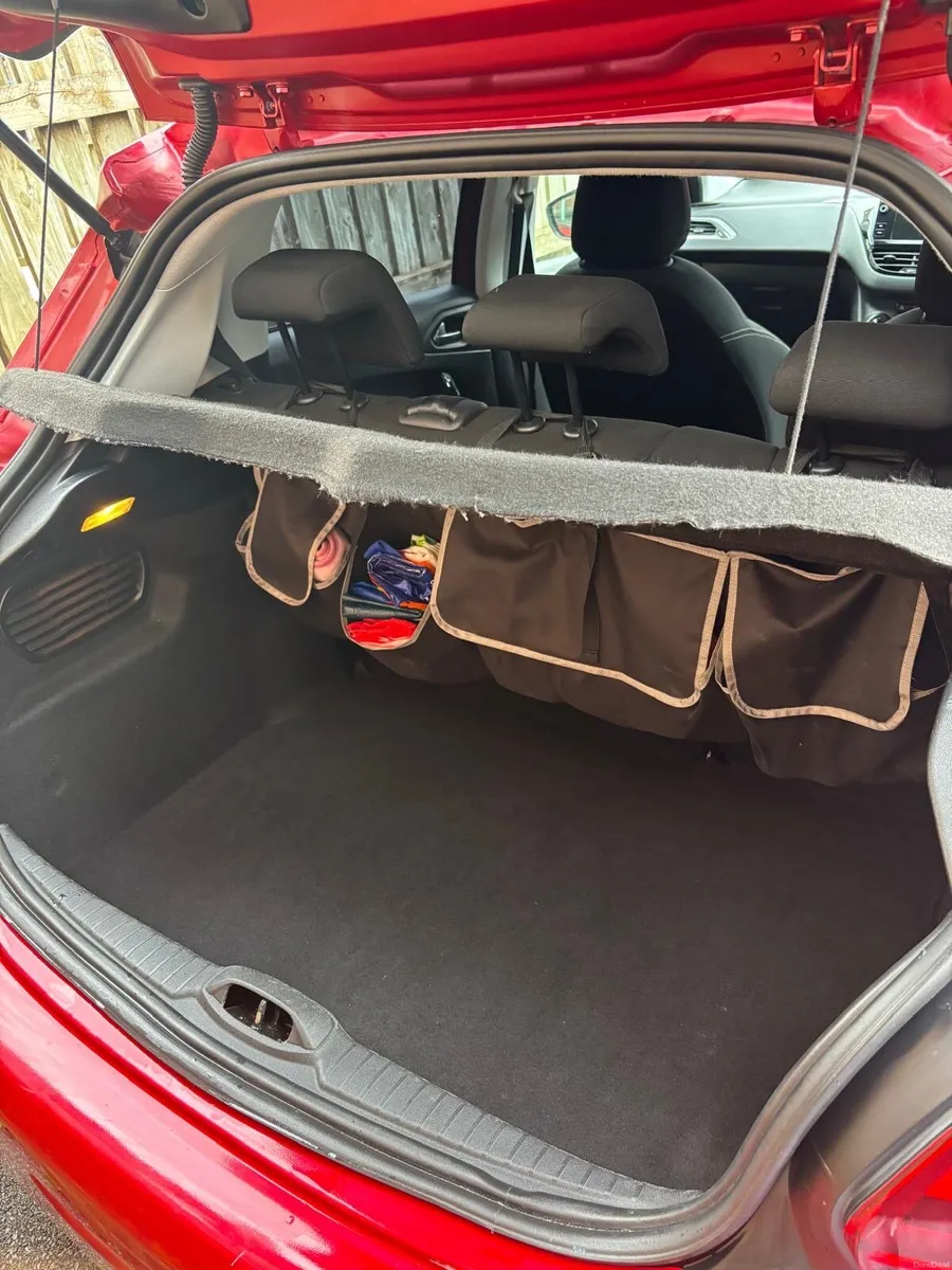 Peugeot 208 Active 1.2 68 4DR, 2017 - Image 6