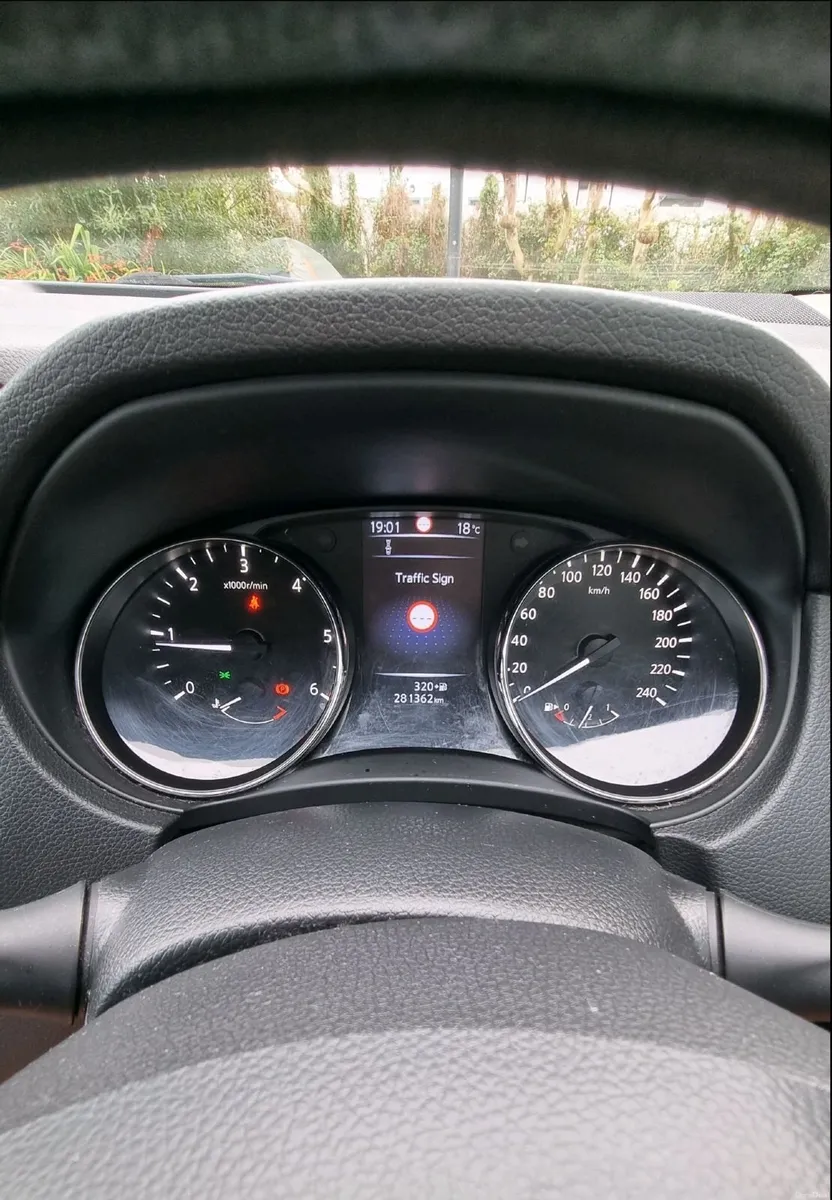 Nissan Qashqai 2015 - Image 6