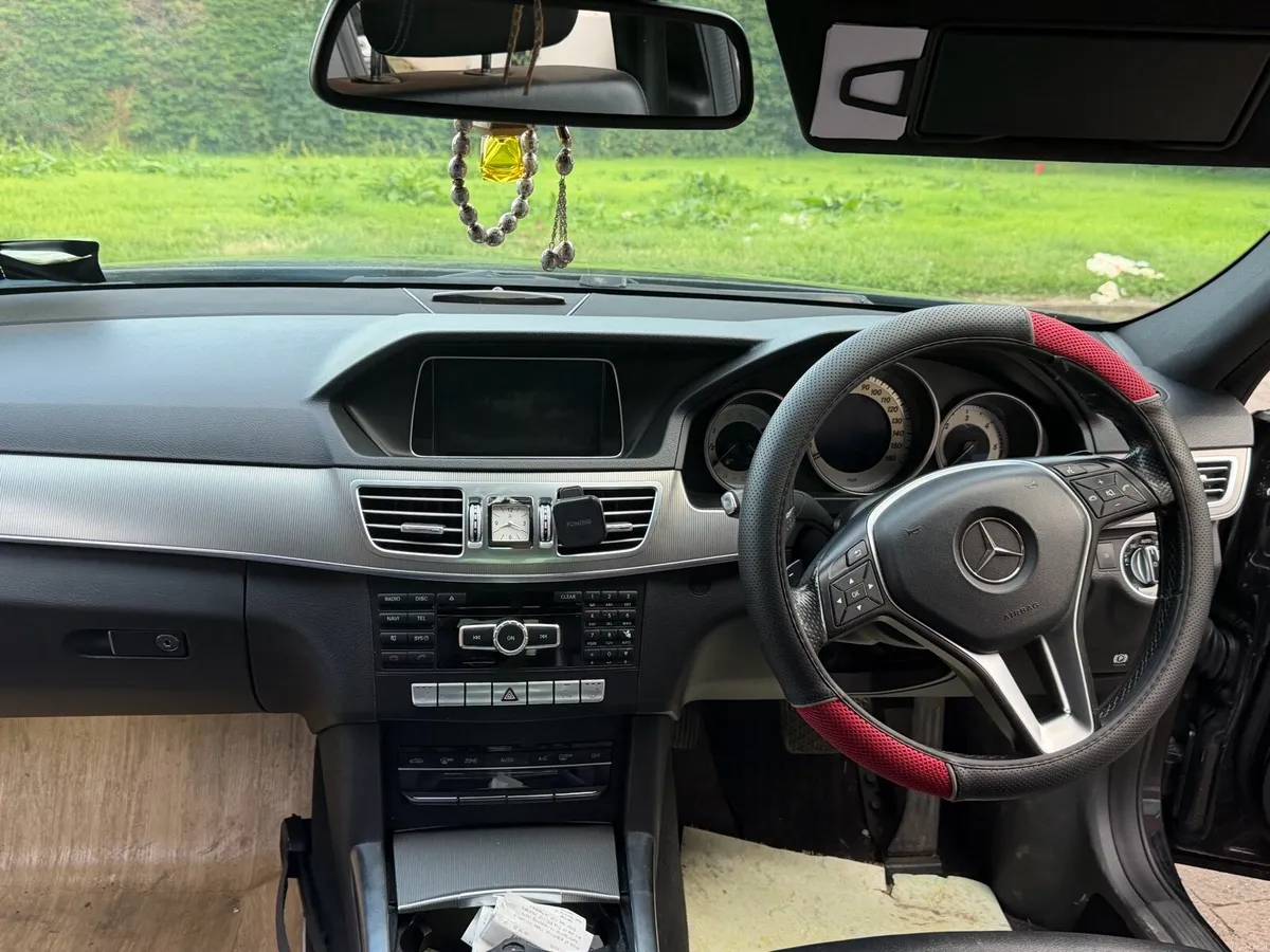 E class Mercedes - Image 3