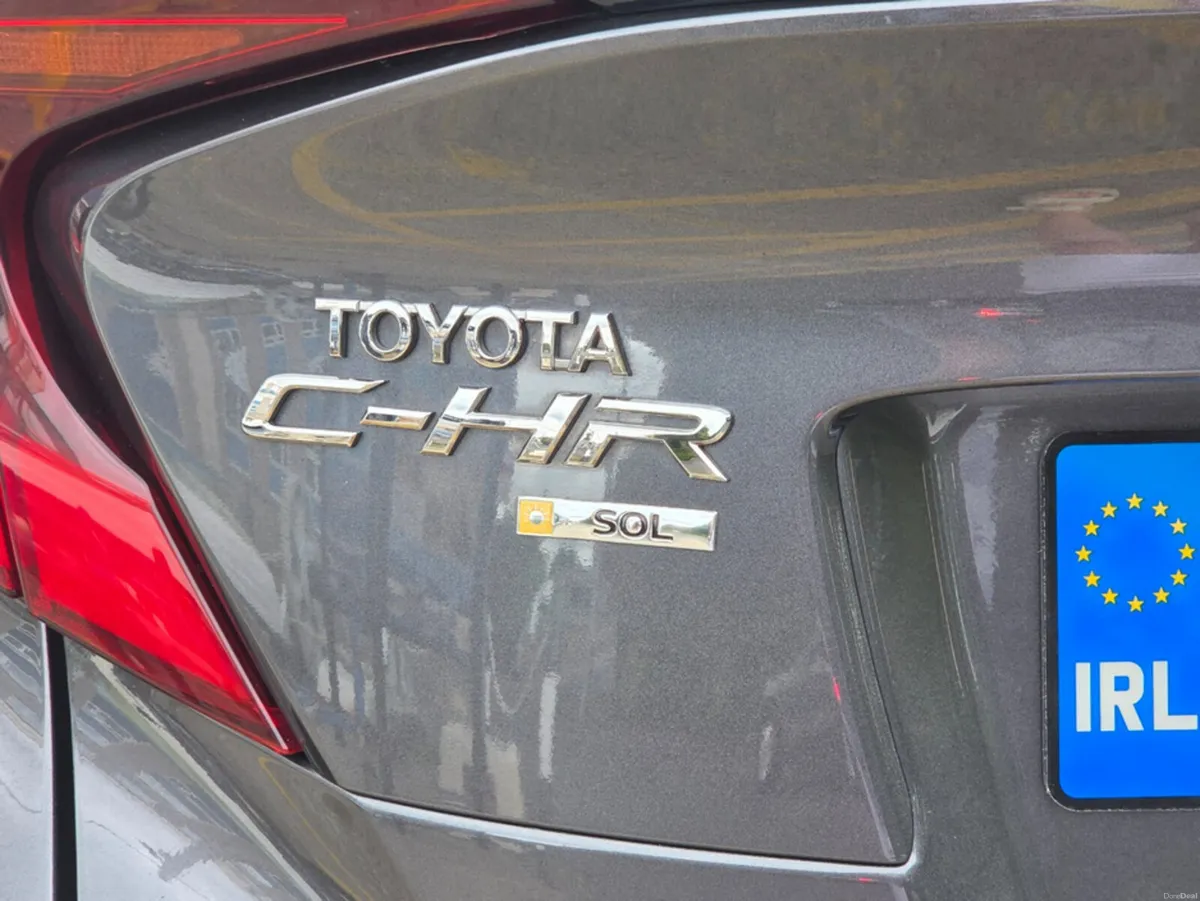 Toyota C-HR HYBRID SOL 4DR AUTO - Image 6