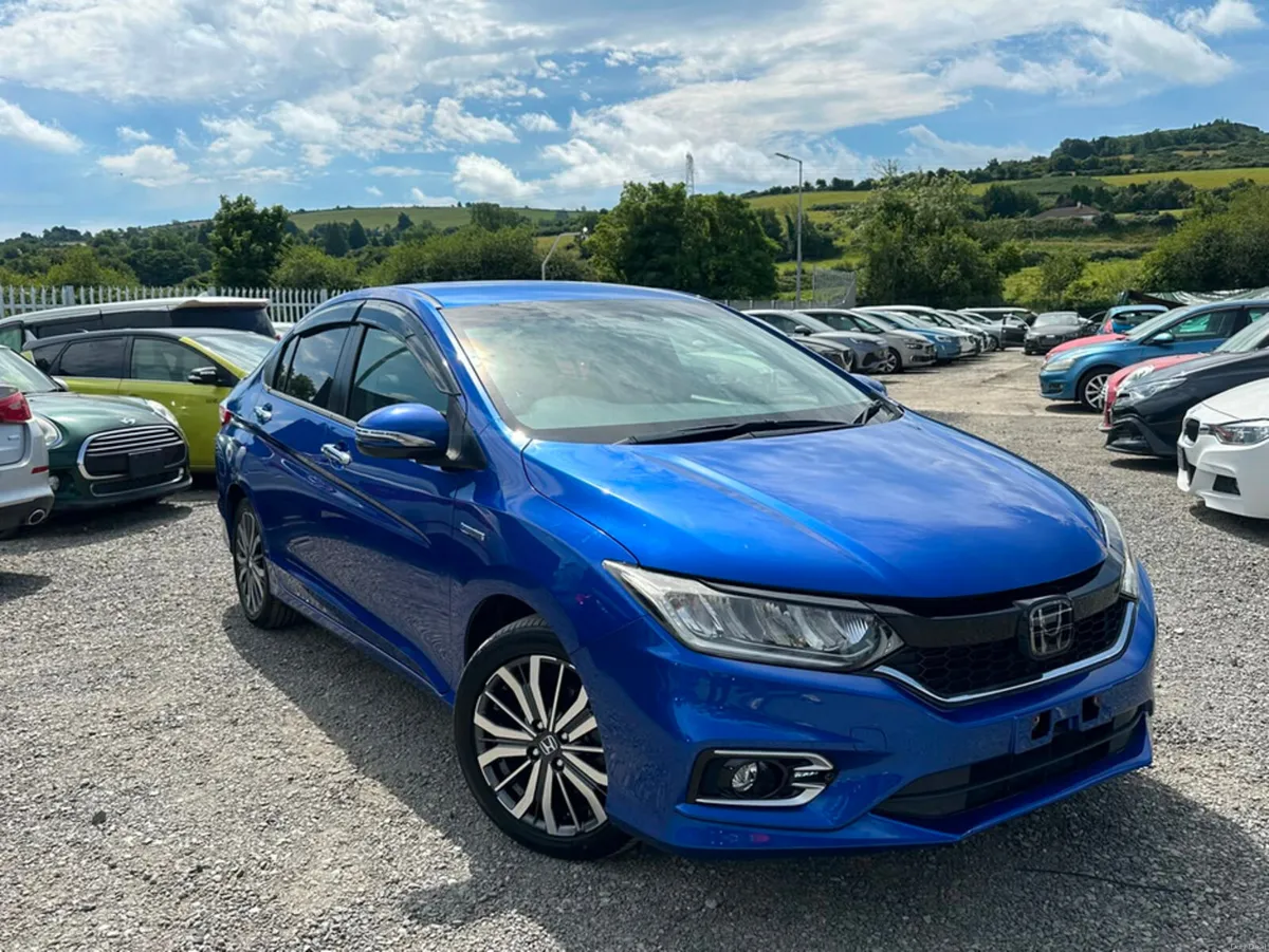 Honda Grace 1.5L Petrol HYBRID EXHONDA SENSING Aut - Image 1