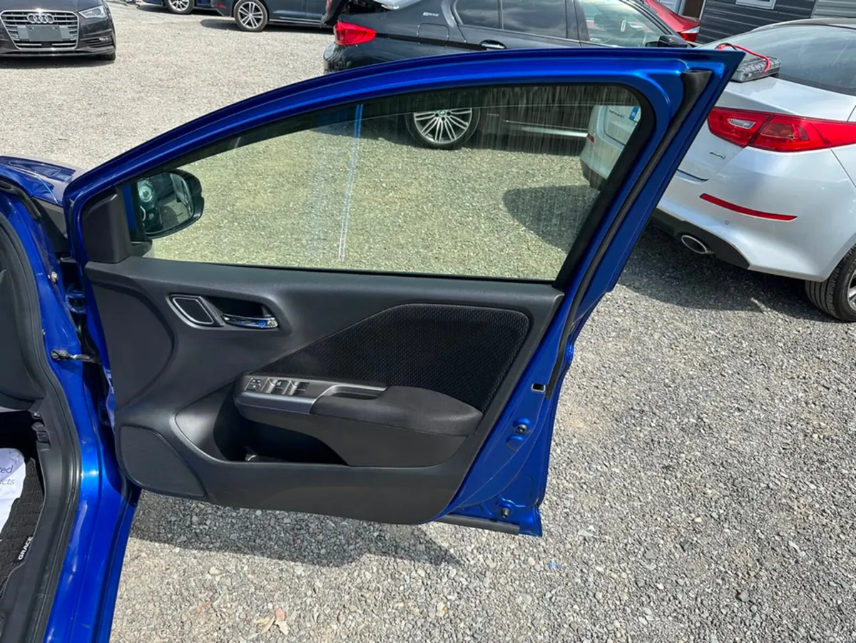 Honda Grace 1.5L Petrol HYBRID EXHONDA SENSING Aut - Image 5