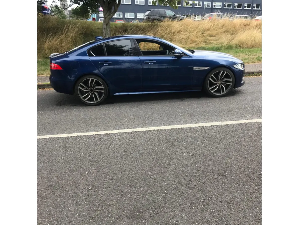 Jaguar XE 2.0 D R-SPORT 177BHP 4DR - Image 4