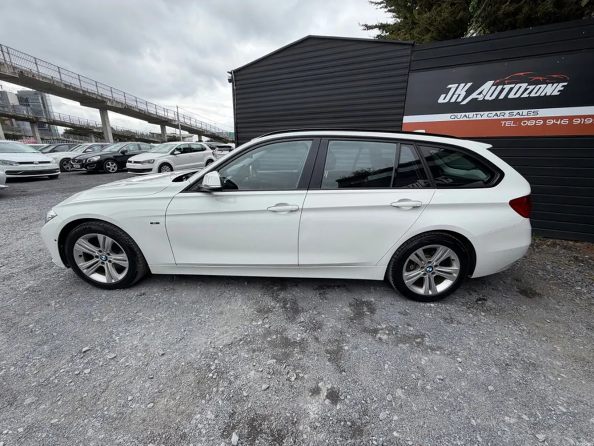 BMW 3-Series 2.0D LUXURY AUTO ESTATE - Image 4