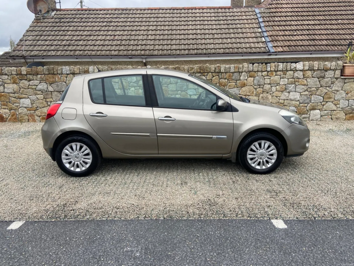 Renault Clio 3 1.2 16V DYNAMIQUE ECO 5DR - Image 2