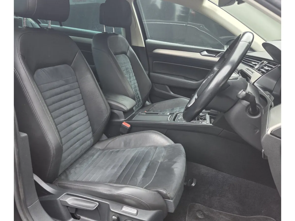 Volkswagen Passat HIGHLINE 2.0 TDI MANUAL 150 BHP - Image 2