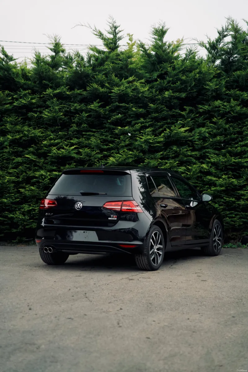 Volkswagen Golf TSI Highline 2017 | High-Spec - Image 3