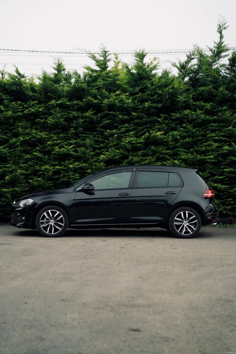 Volkswagen Golf TSI Highline 2017 | High-Spec - Image 2