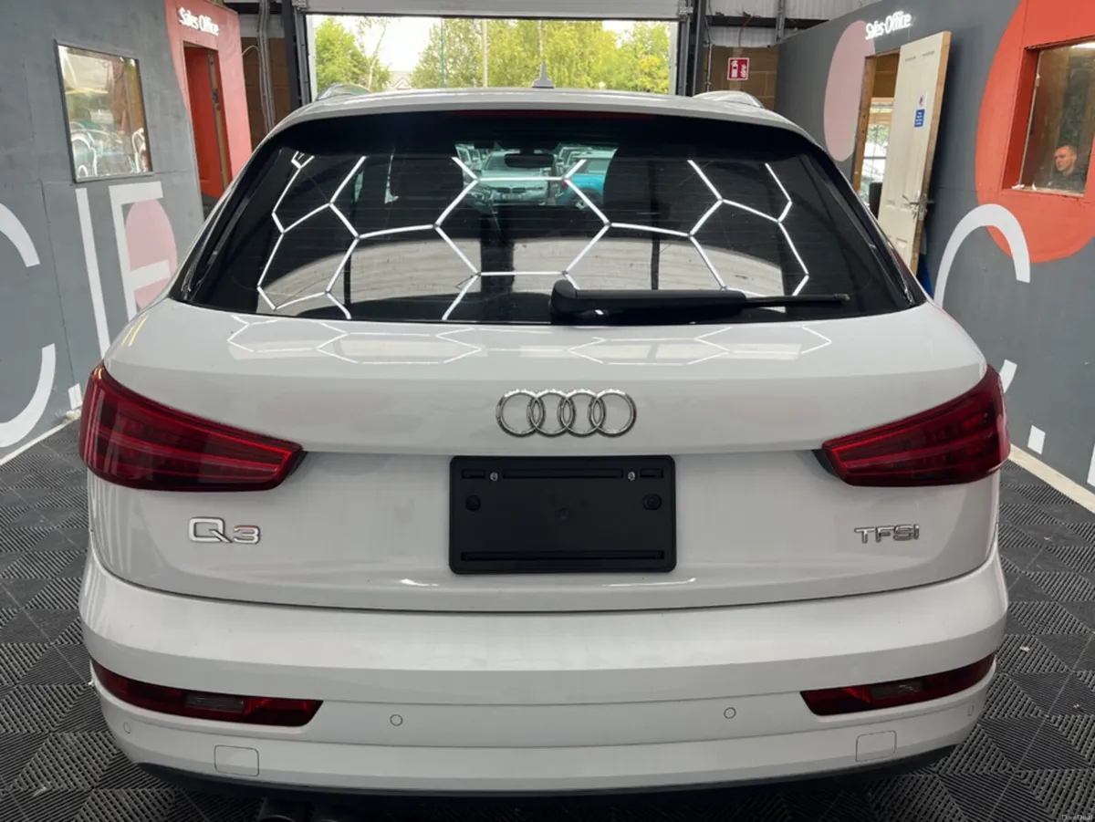 Audi Q3 2016 AUDI Q3 1.4TFSI SPORT AUTOMATIC/ PARK - Image 4