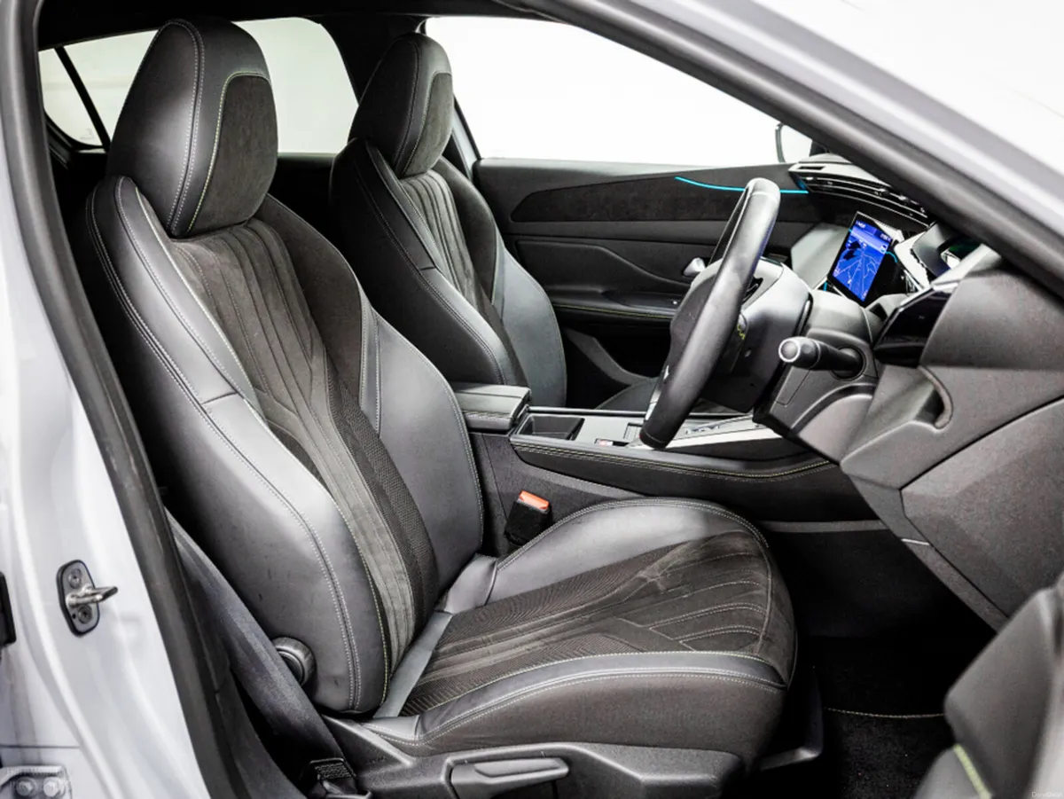 Peugeot 308 E-GT 54kWh 155HP - Image 3