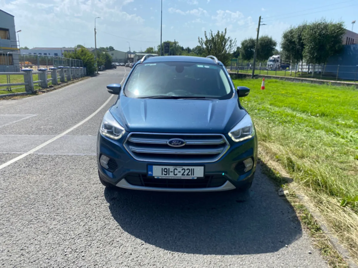 Ford Kuga TITANIUM 1.5 TDCI 120PS 4DR MAN - Image 2