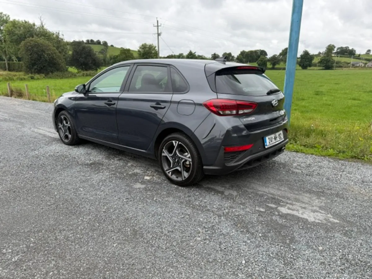 Hyundai i30 NLINE PETROL 5DR - Image 5