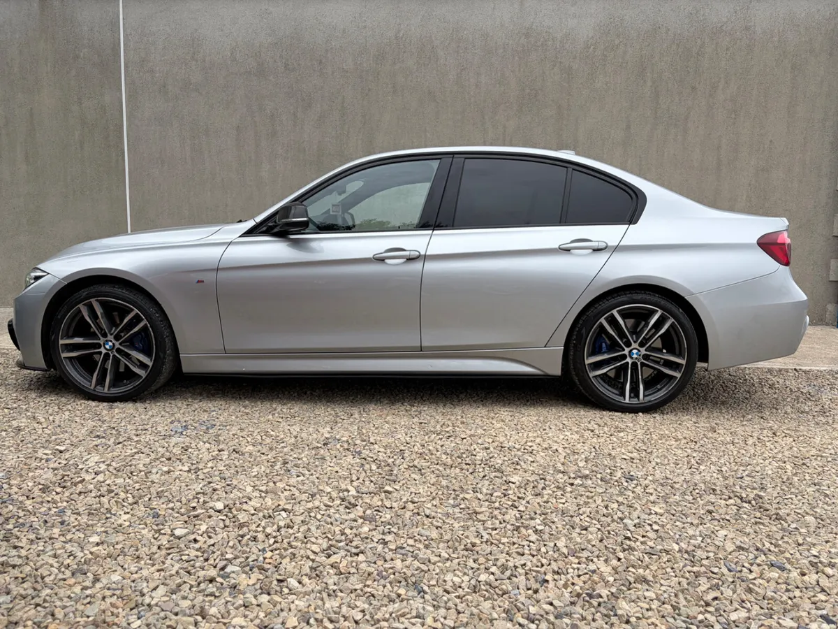 BMW 318D M-Sport Shadow Edition 172 - Image 4