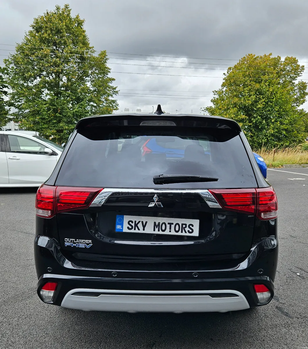 Mitsubishi Outlander 2019 only 32K miles - Image 6