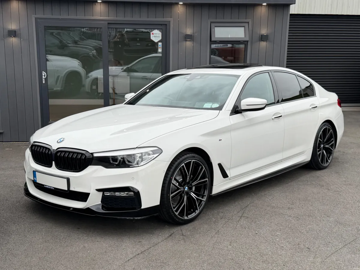 2017/171 BMW 520D MSPORT XDRIVE G30 SUNROOF - Image 2